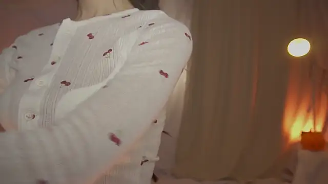 Snapshot of arizonasunrise chatting on November 9, 2025, 10:19 pm arizonasunrise online show from November 9, 2025, 10:19 pm