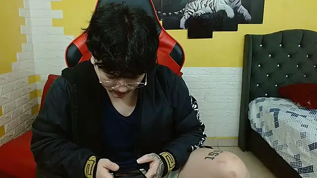 isabeautyx19 online show from December 18, 2025, 2:17 am