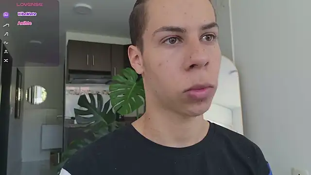 Snapshot of grey___27 chatting on October 21, 2025, 5:46 pm grey 27 online show from October 21, 2025, 5:46 pm