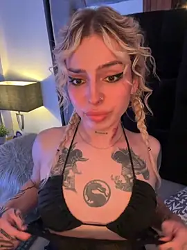 Snapshot of Bonnie_vega chatting on October 5, 2025, 9:13 pm Bonnie vega online show from October 5, 2025, 9:13 pm