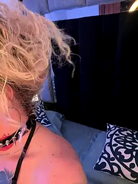 Snapshot of Bonnie_vega chatting on October 18, 2025, 12:57 am Bonnie vega online show from October 18, 2025, 12:57 am