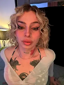 Snapshot of Bonnie_vega chatting on November 8, 2025, 8:40 pm Bonnie vega online show from November 8, 2025, 8:40 pm