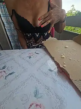 mia69x online show from July 13, 2026, 7:33 am