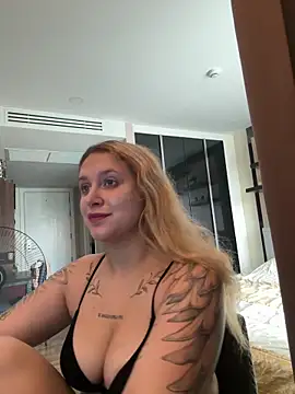 Snapshot of ellielawson chatting on October 25, 2025, 8:55 am ellielawson online show from October 25, 2025, 8:55 am