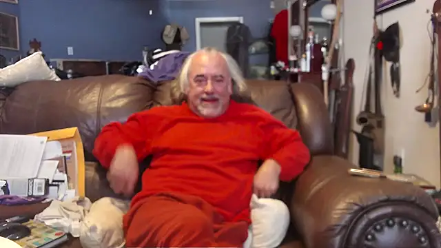 Snapshot of PincheDave4u chatting on December 12, 2024, 7:59 pm PincheDave4u online show from December 12, 2024, 7:59 pm