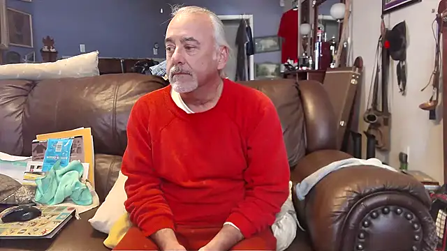 Snapshot of PincheDave4u chatting on January 6, 2025, 7:45 pm PincheDave4u online show from January 6, 2025, 7:45 pm