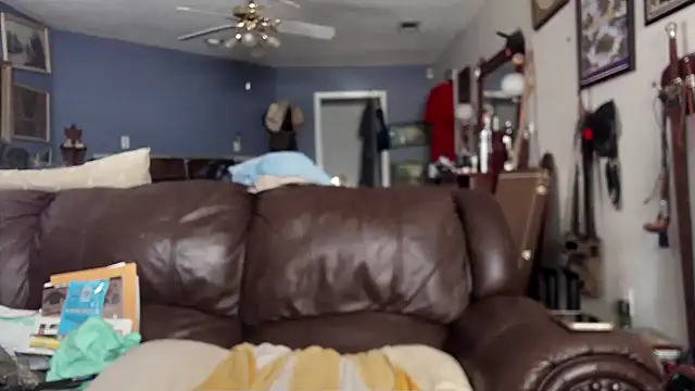 Snapshot of PincheDave4u chatting on January 7, 2025, 7:28 pm PincheDave4u online show from January 7, 2025, 7:28 pm