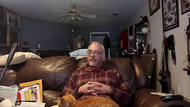 Snapshot of PincheDave4u chatting on January 18, 2025, 11:22 pm PincheDave4u online show from January 18, 2025, 11:22 pm