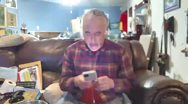 Snapshot of PincheDave4u chatting on January 19, 2025, 2:25 am PincheDave4u online show from January 19, 2025, 2:25 am