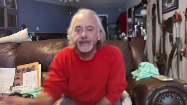 Snapshot of PincheDave4u chatting on January 23, 2025, 10:22 pm PincheDave4u online show from January 23, 2025, 10:22 pm