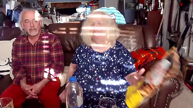 Snapshot of PincheDave4u chatting on March 5, 2025, 11:38 pm PincheDave4u online show from March 5, 2025, 11:38 pm