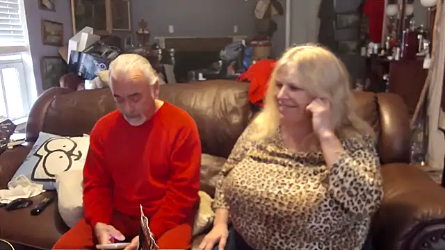 Snapshot of PincheDave4u chatting on March 8, 2025, 7:09 pm PincheDave4u online show from March 8, 2025, 7:09 pm