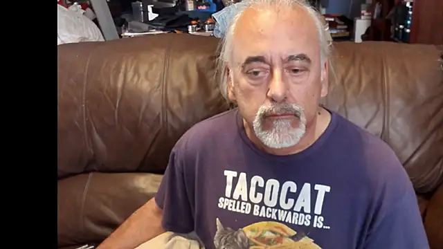 Snapshot of PincheDave4u chatting on March 13, 2025, 8:43 pm PincheDave4u online show from March 13, 2025, 8:43 pm