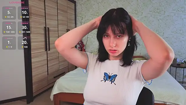 JulisSweet online show from October 18, 2025, 7:09 am