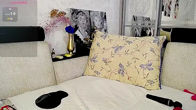 Snapshot of -Yourwoman- chatting on February 1, 2025, 10:55 pm -Yourwoman- online show from February 1, 2025, 10:55 pm