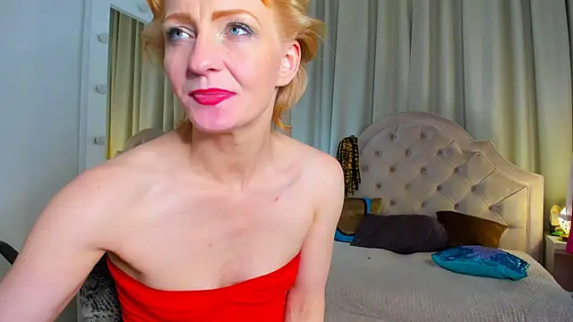 Snapshot of SquirtyAlisa chatting on February 14, 2025, 9:10 pm SquirtyAlisa online show from February 14, 2025, 9:10 pm