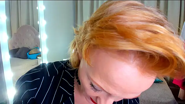 Snapshot of SquirtyAlisa chatting on February 24, 2025, 5:09 pm SquirtyAlisa online show from February 24, 2025, 5:09 pm