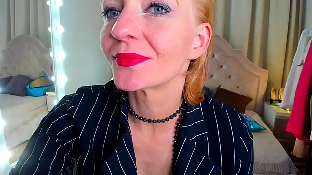 Snapshot of SquirtyAlisa chatting on February 24, 2025, 8:36 pm SquirtyAlisa online show from February 24, 2025, 8:36 pm