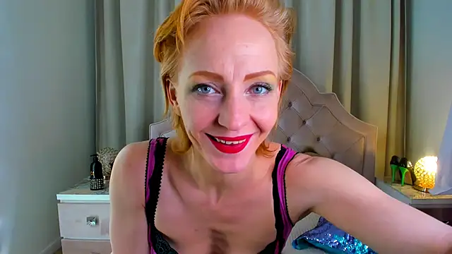 Snapshot of SquirtyAlisa chatting on March 5, 2025, 9:49 am SquirtyAlisa online show from March 5, 2025, 9:49 am