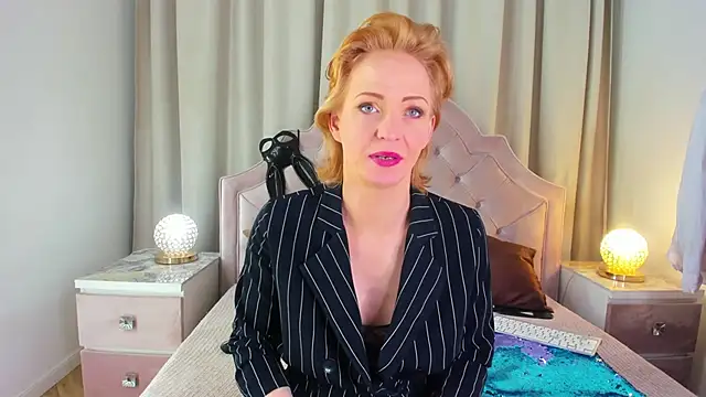 Snapshot of SquirtyAlisa chatting on March 18, 2025, 6:46 am SquirtyAlisa online show from March 18, 2025, 6:46 am