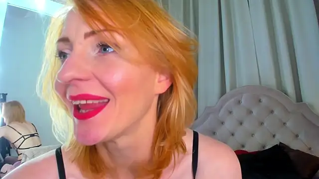 Snapshot of SquirtyAlisa chatting on September 18, 2025, 2:19 pm SquirtyAlisa online show from September 18, 2025, 2:19 pm