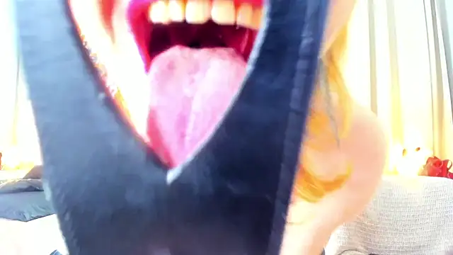 Snapshot of SquirtyAlisa chatting on September 24, 2025, 3:15 pm SquirtyAlisa online show from September 24, 2025, 3:15 pm