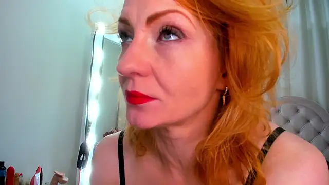 Snapshot of SquirtyAlisa chatting on October 14, 2025, 5:30 am SquirtyAlisa online show from October 14, 2025, 5:30 am