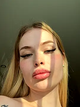 Snapshot of Vladamais chatting on September 30, 2025, 2:33 pm Vladamais online show from September 30, 2025, 2:33 pm