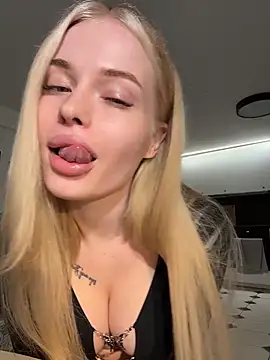 Vladamais online show from April 18, 2026, 7:07 pm