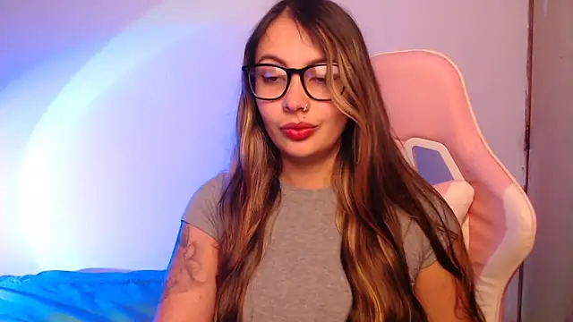 Snapshot of lalawhitte chatting on October 17, 2025, 8:44 pm lalawhitte online show from October 17, 2025, 8:44 pm