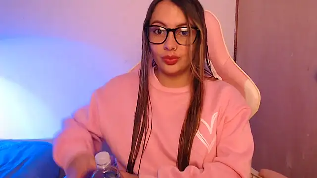 Snapshot of lalawhitte chatting on November 8, 2025, 3:34 pm lalawhitte online show from November 8, 2025, 3:34 pm