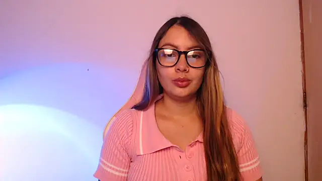 Snapshot of lalawhitte chatting on November 19, 2025, 1:55 pm lalawhitte online show from November 19, 2025, 1:55 pm