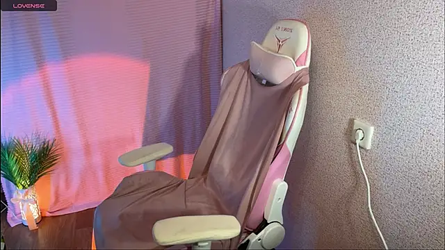 Katrin  kiss online show from October 1, 2025, 7:31 pm