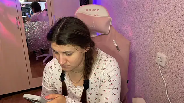 Katrin  kiss online show from February 4, 2026, 6:36 pm