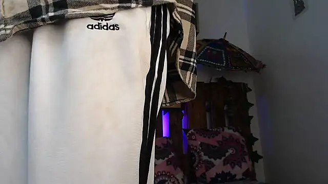 Snapshot of SARA_VAL3NTINA_ chatting on March 15, 2025, 9:30 am SARA VAL3NTINA online show from March 15, 2025, 9:30 am