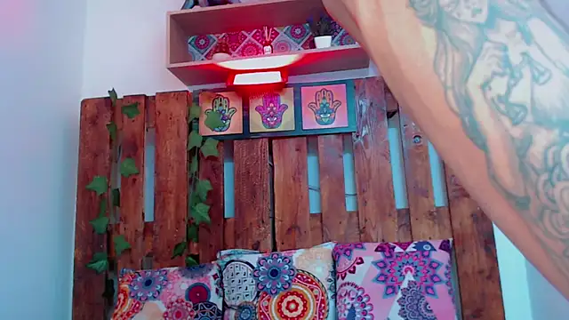 Snapshot of SARA_VAL3NTINA_ chatting on September 9, 2025, 11:26 pm SARA VAL3NTINA online show from September 9, 2025, 11:26 pm