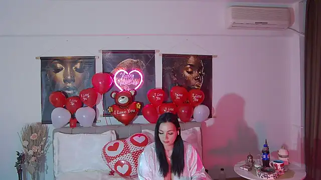 Snapshot of ReiyaRey chatting on February 13, 2026, 11:56 pm ReiyaRey online show from February 13, 2026, 11:56 pm