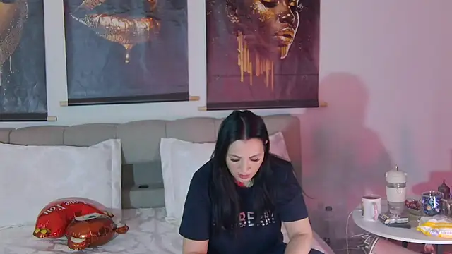 Snapshot of ReiyaRey chatting on February 17, 2026, 11:11 pm ReiyaRey online show from February 17, 2026, 11:11 pm