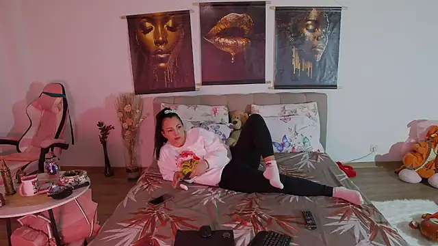 Snapshot of ReiyaRey chatting on March 3, 2026, 8:48 pm ReiyaRey online show from March 3, 2026, 8:48 pm