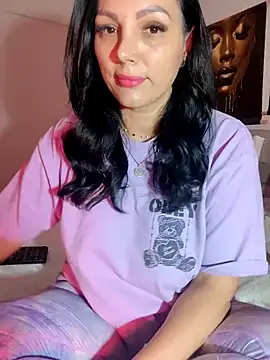 Snapshot of ReiyaRey chatting on April 15, 2026, 7:58 pm ReiyaRey online show from April 15, 2026, 7:58 pm