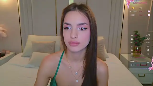 Snapshot of BellaHalles chatting on November 13, 2025, 8:13 am BellaHalles online show from November 13, 2025, 8:13 am