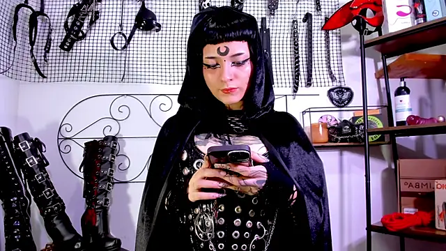 Snapshot of Agatha_BDSM chatting on October 18, 2025, 5:57 pm Agatha BDSM online show from October 18, 2025, 5:57 pm