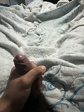 Snapshot of Your_love39 chatting on December 17, 2025, 7:14 am Your love39 online show from December 17, 2025, 7:14 am