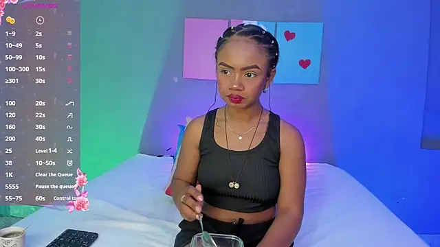 EmmaSmith06 online show from November 7, 2025, 5:13 pm