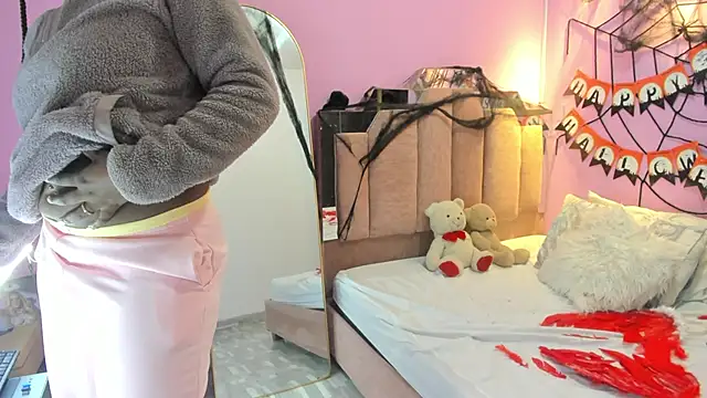 LoveQueen2 online show from October 24, 2025, 11:39 am