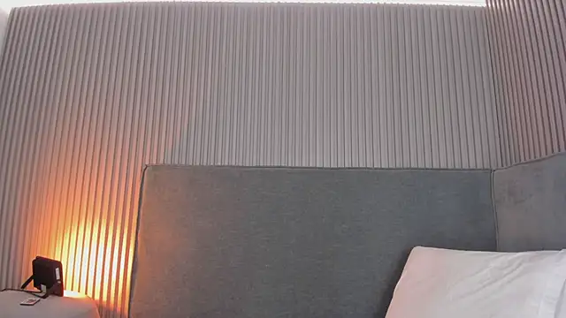 emelie 89 online show from November 22, 2025, 12:59 pm