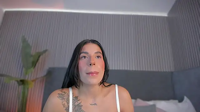 emelie 89 online show from May 14, 2026, 12:34 pm