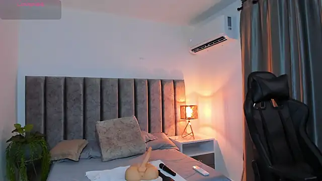 Snapshot of SamanthaSmithx chatting on October 4, 2025, 12:19 am SamanthaSmithx online show from October 4, 2025, 12:19 am