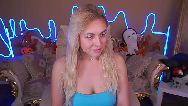 ArishkaLulu online show from November 1, 2025, 7:10 am