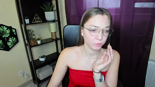 Snapshot of EmillyPlay chatting on March 11, 2025, 12:50 pm EmillyPlay online show from March 11, 2025, 12:50 pm